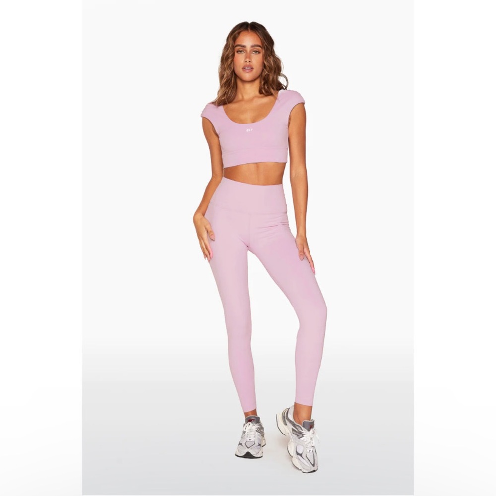 SET Sports Top and Leggings